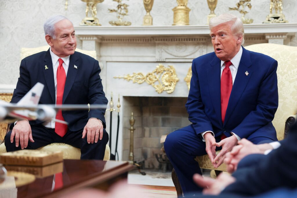 トランプ氏、イスラエル首相の裁判中止を主張　「魔女狩り」